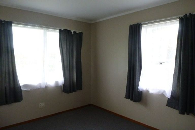 Photo of property in 1 Yates Street, Otaki Beach, Otaki, 5512