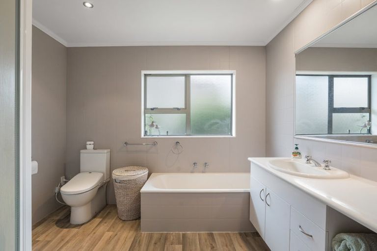 Photo of property in 6 Hanlen Avenue, Waihi Beach, 3611