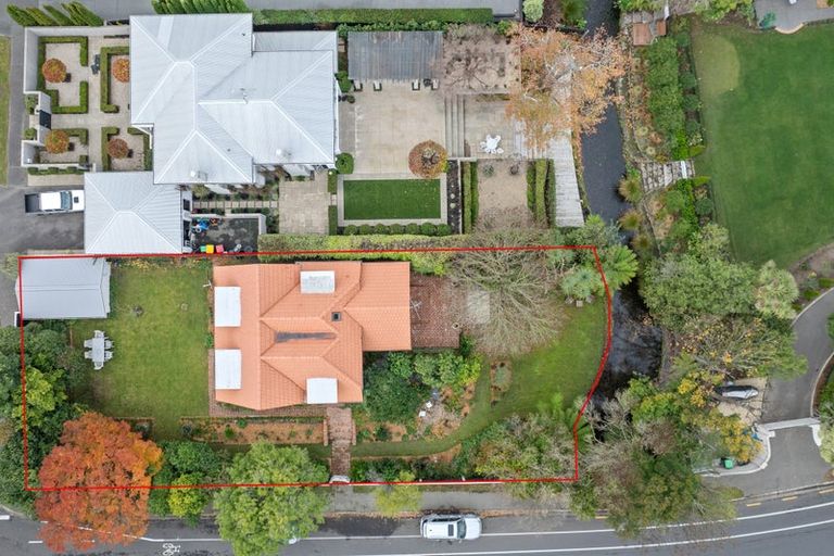 Photo of property in 2 Royds Street, Fendalton, Christchurch, 8014