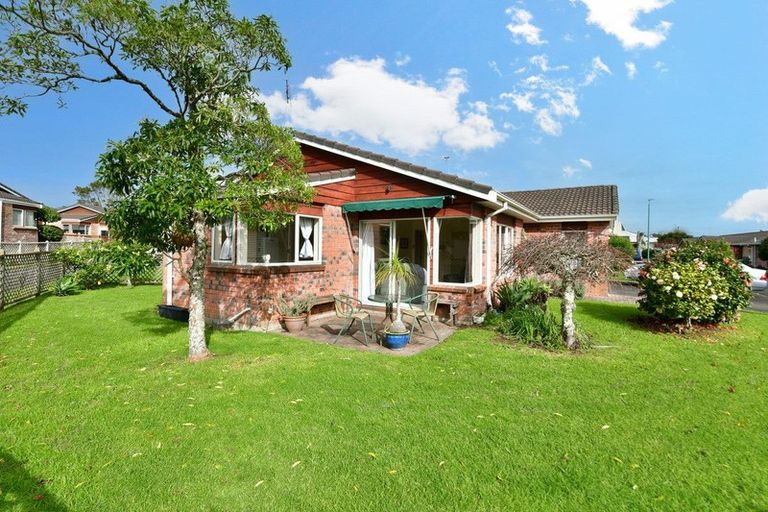 Photo of property in 15 The Grove, Red Beach, 0932