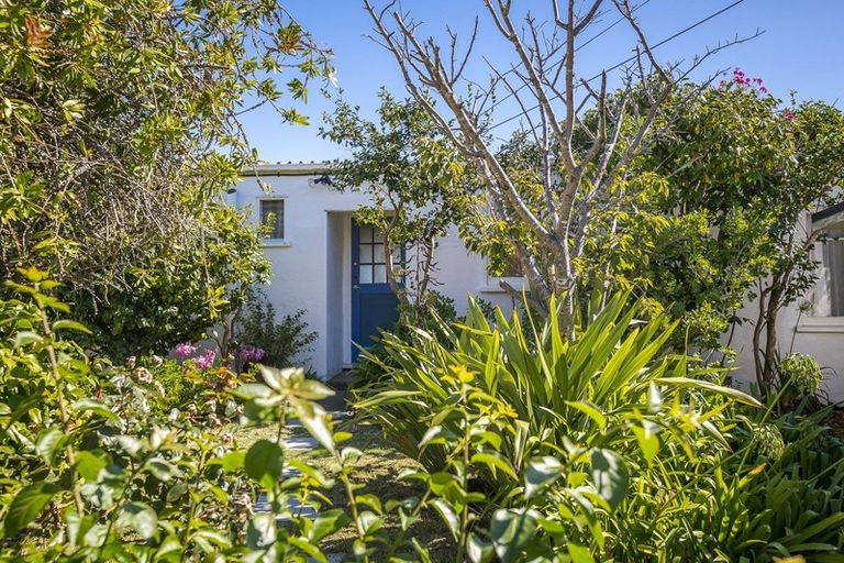 Photo of property in 134 Seaview Road, Paraparaumu Beach, Paraparaumu, 5032