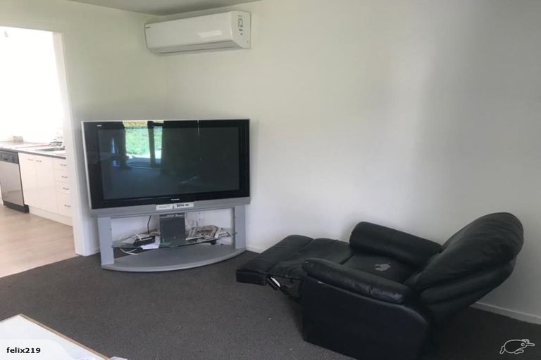 Photo of property in 12 Roberts Street, Tawa, Wellington, 5028