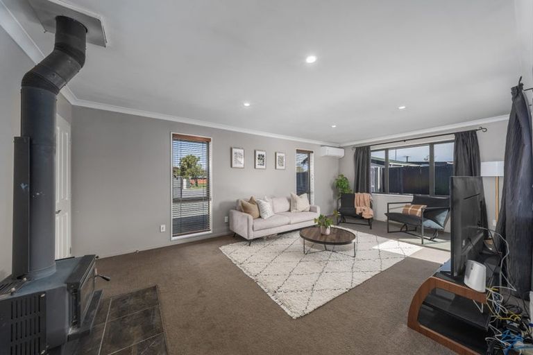 Photo of property in 42 Gladstone Road, Woodend, 7610