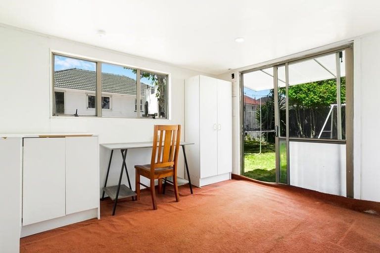 Photo of property in 12 Tamariki Avenue, Kelston, Auckland, 0602
