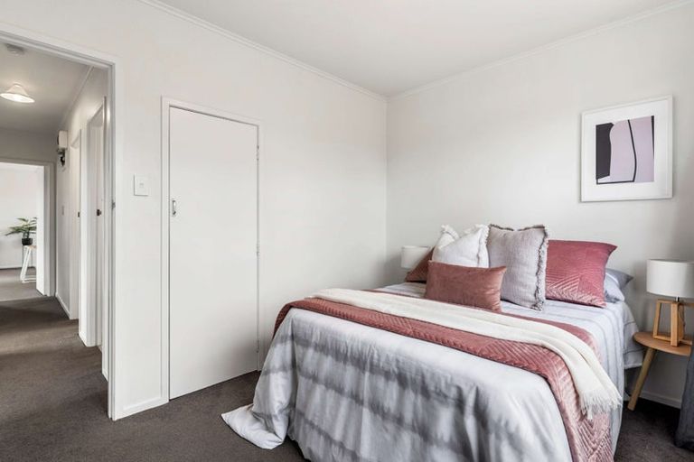 Photo of property in 55 Larnoch Road, Henderson, Auckland, 0610