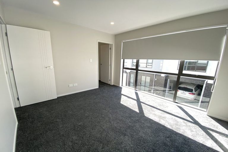 Photo of property in 1b Westall Road, New Lynn, Auckland, 0600