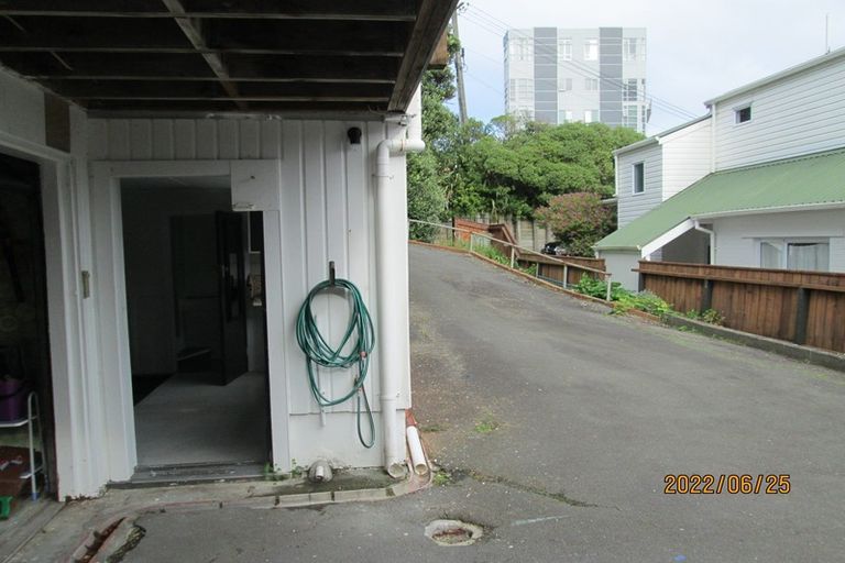 Photo of property in 6 Aranui Street, Maupuia, Wellington, 6022