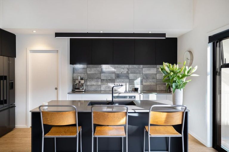 Photo of property in 21 Sarges Way, Lake Hawea, Wanaka, 9382