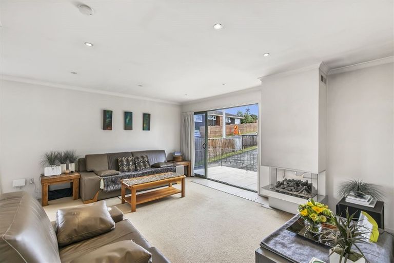 Photo of property in 38a Sunnynook Road, Sunnynook, Auckland, 0620
