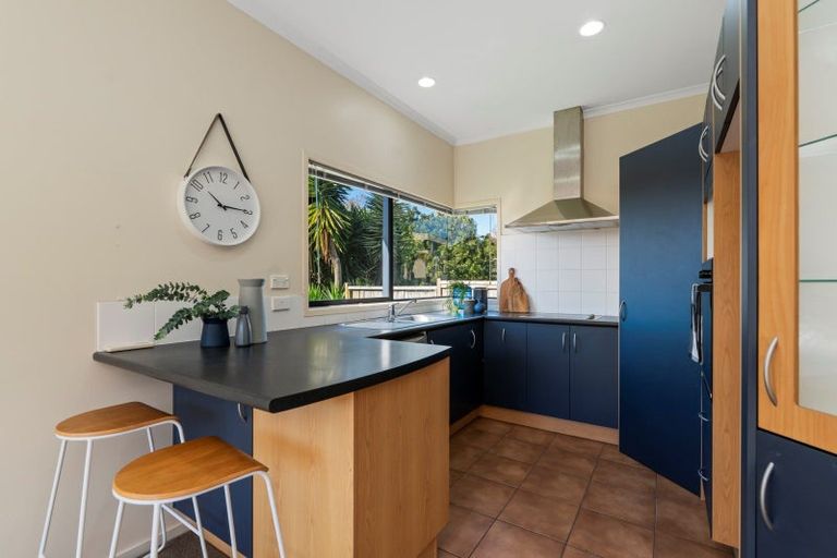 Photo of property in 11 Hawk Place, Welcome Bay, Tauranga, 3112