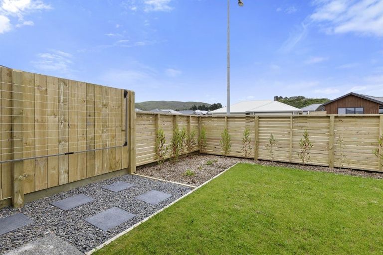Photo of property in 135 Waipounamu Drive, Kelson, Lower Hutt, 5010