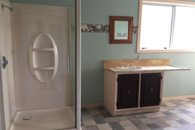 Photo of property in 128 Oteramika Road, Seaward Bush, Invercargill, 9871