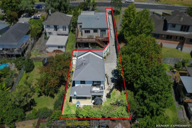 Photo of property in 1/271 Sturges Road, Henderson, Auckland, 0612
