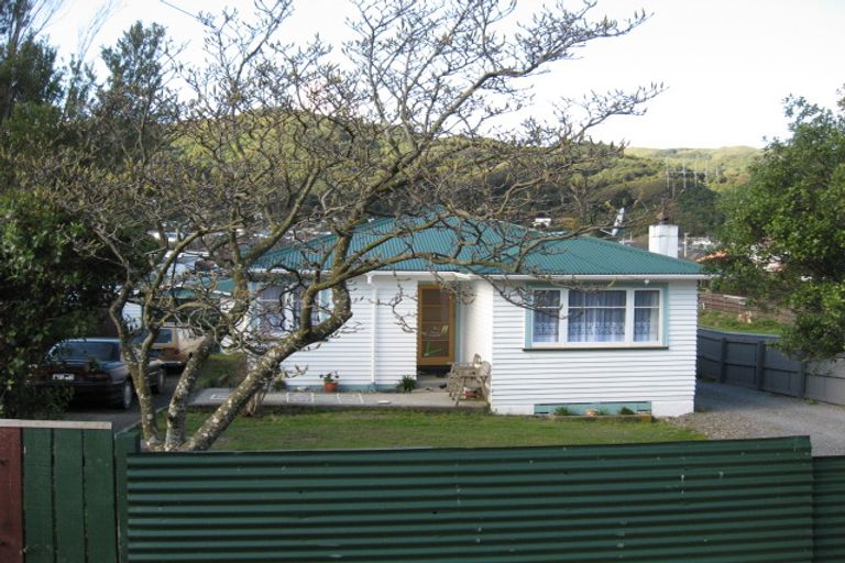 Photo of property in 7 Main Road, Wainuiomata, Lower Hutt, 5014