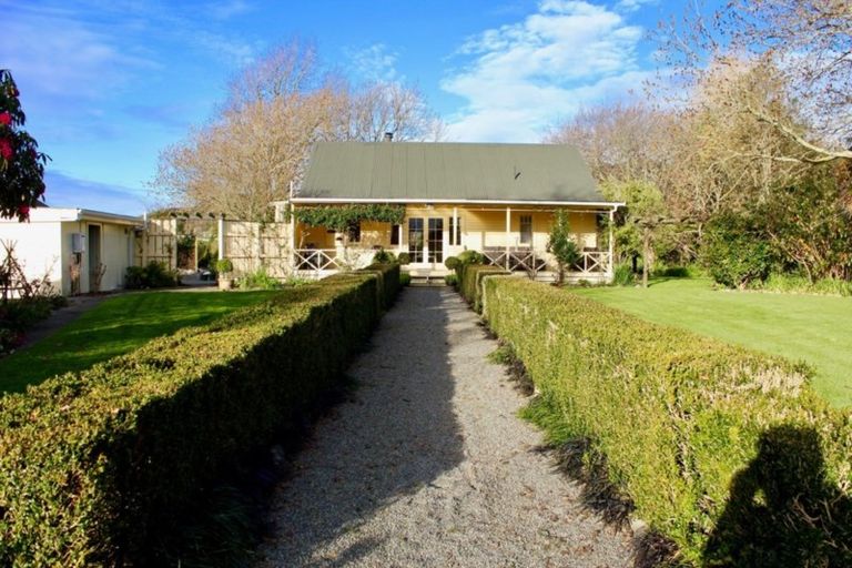 Photo of property in 15 Gleeson Road, Manakau, Levin, 5573