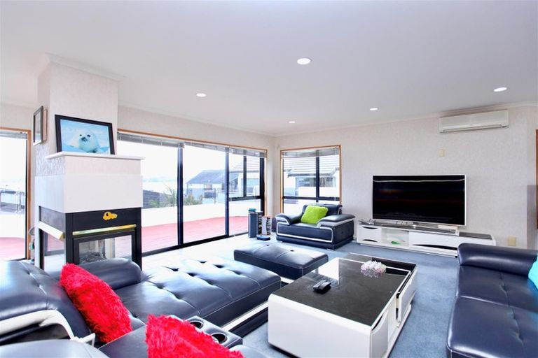 Photo of property in 2 Devon Road, Bucklands Beach, Auckland, 2012