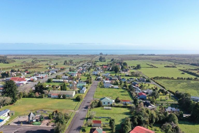 Photo of property in 37 Aylmer Street, Ross, 7812