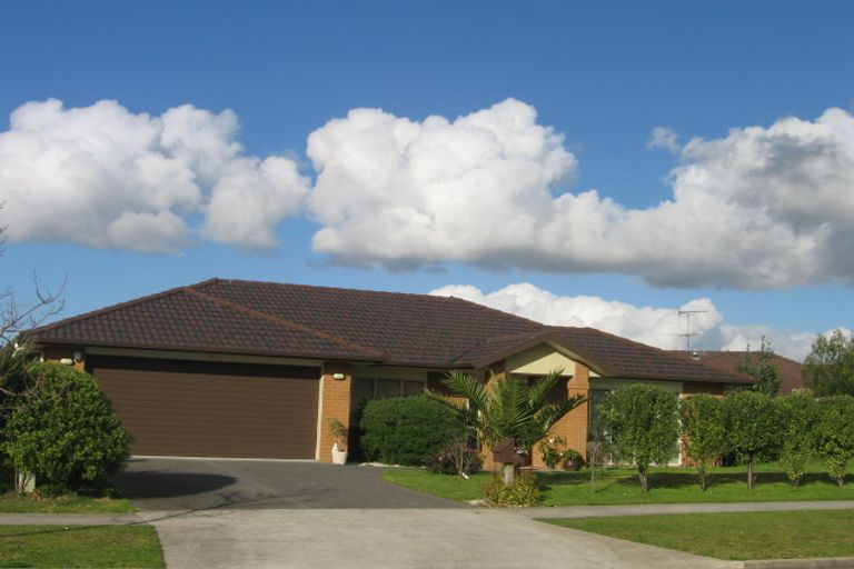 Photo of property in 36 Corrofin Drive, East Tamaki, Auckland, 2013