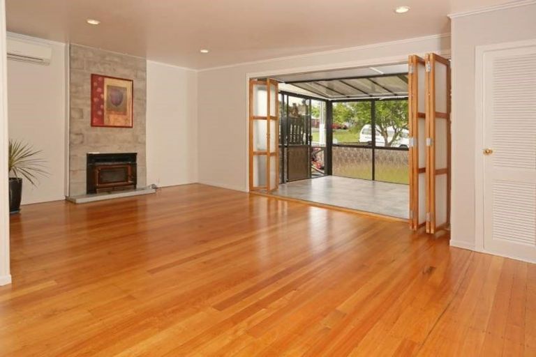 Photo of property in 13 Bedford Street, Te Atatu South, Auckland, 0610