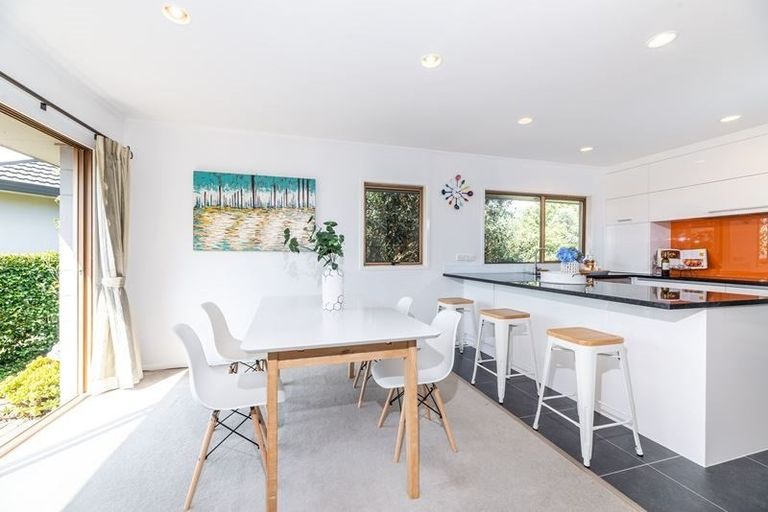 Photo of property in 11 View Road, Shelly Park, Auckland, 2014