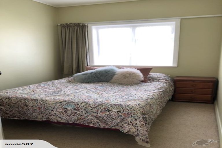 Photo of property in 42 Hinau Street, Woburn, Lower Hutt, 5011