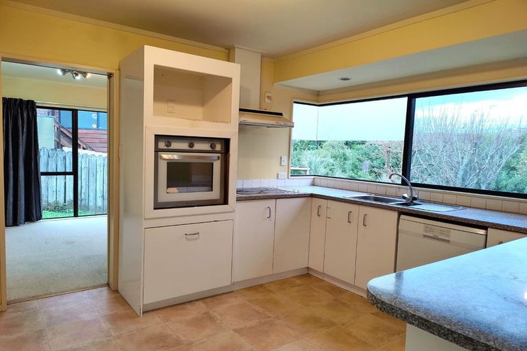 Photo of property in 18 Channing Crescent, Botany Downs, Auckland, 2010