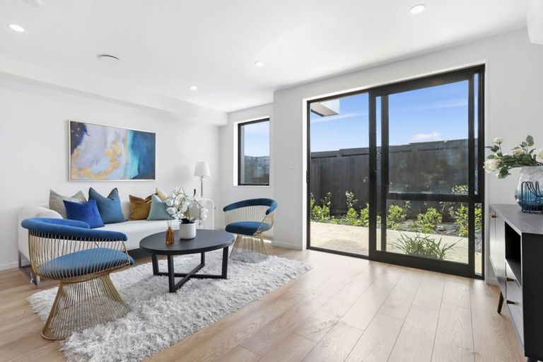 Photo of property in 4/32a Westgate Drive, Massey, Auckland, 0614