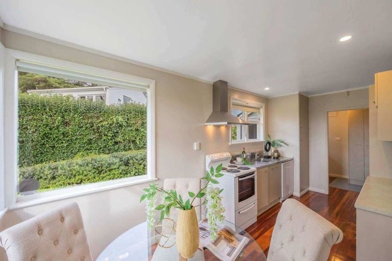 Photo of property in 4 Exmouth Road, Northcote, Auckland, 0627