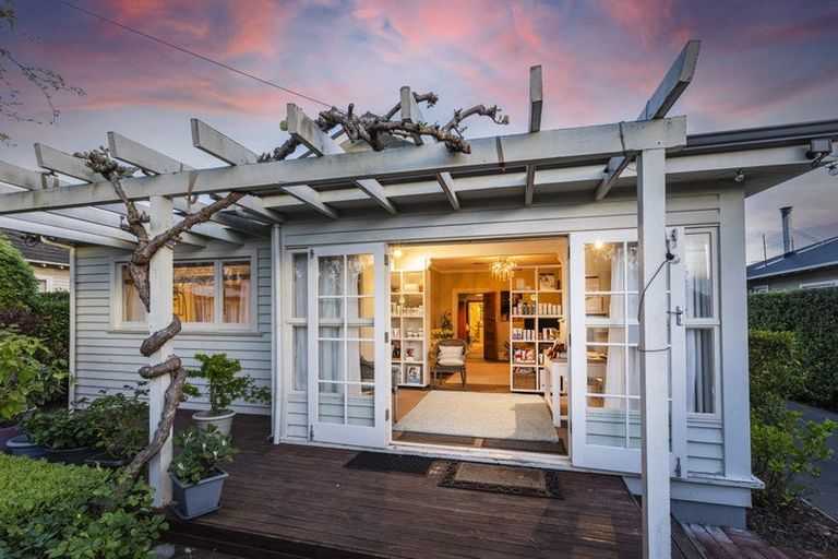 Photo of property in 138 Knowles Street, St Albans, Christchurch, 8052