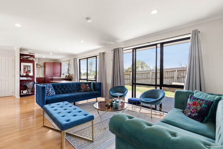 Photo of property in 37 Bellville Drive, Clendon Park, Auckland, 2103