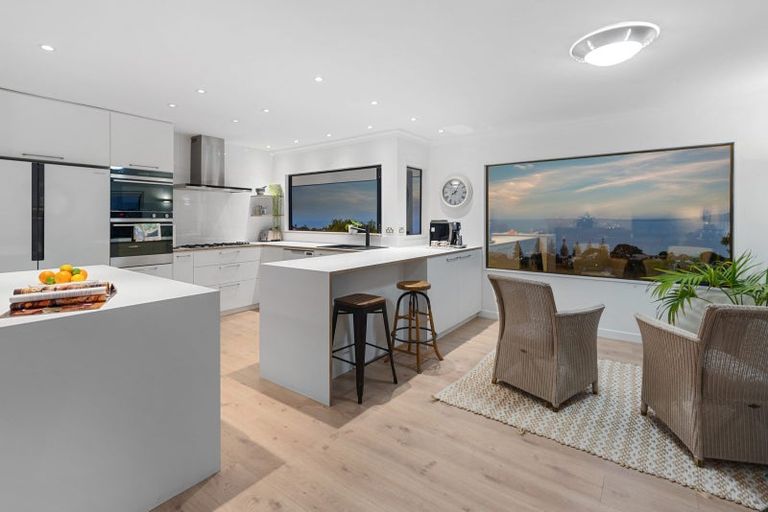 Photo of property in 832a Beach Road, Torbay, Auckland, 0630