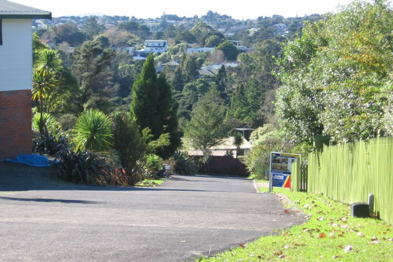 Photo of property in 40 Longfellow Parade, Glen Eden, Auckland, 0604
