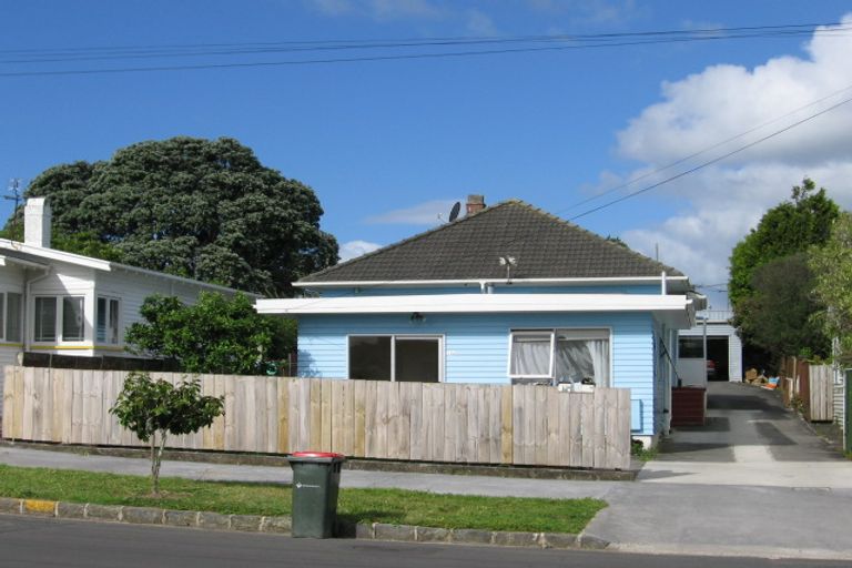 Photo of property in 13 Maranui Avenue, Point Chevalier, Auckland, 1022