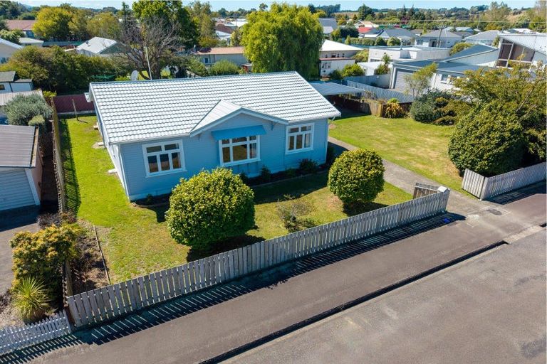 Photo of property in 4 Alexandra Street, Dannevirke, 4930