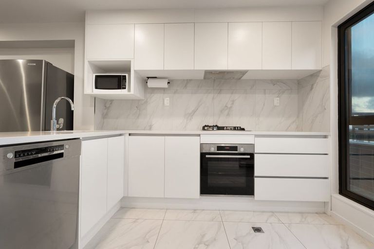 Photo of property in 13 Oki Place, Glenfield, 0629
