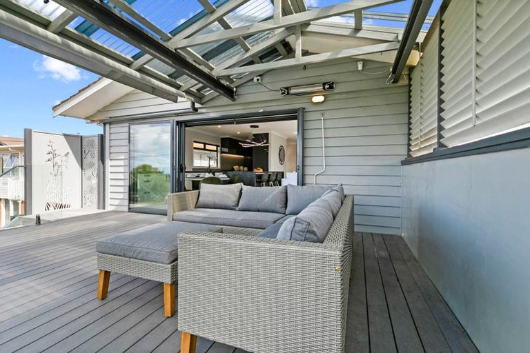 Photo of property in 2a Redwood Drive, Massey, Auckland, 0614