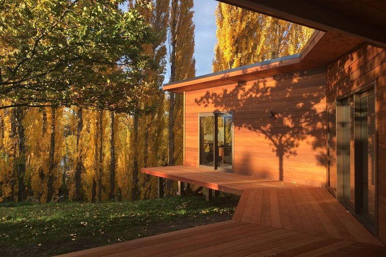 Photo of property in 50 Lagoon Avenue, Albert Town, Wanaka, 9305