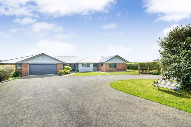 Photo of property in 31 Briarwood Road, Kelvin Grove, Palmerston North, 4470