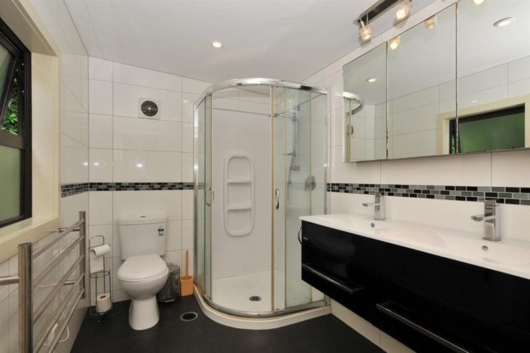 Photo of property in 163 Glenmore Street, Kelburn, Wellington, 6012