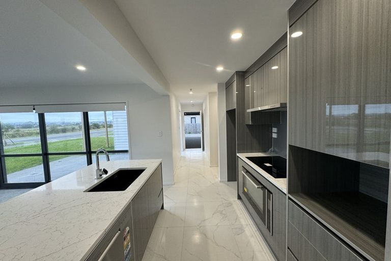 Photo of property in 2 Kaitiaki Drive, Clarks Beach, 2122