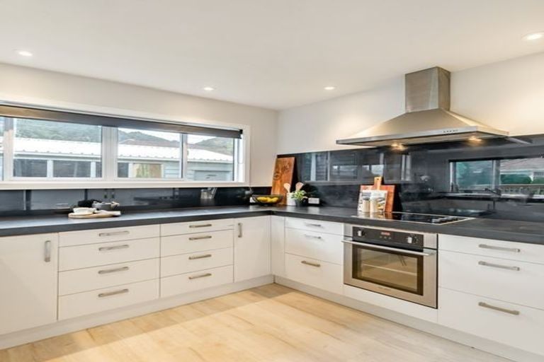 Photo of property in 21a Rimu Street, Naenae, Lower Hutt, 5011