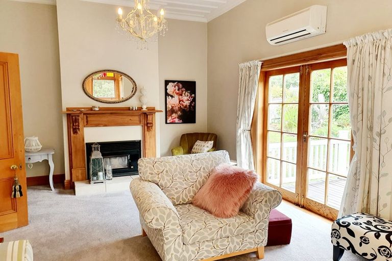 Photo of property in 286 Main Road, Tawa, Wellington, 5028