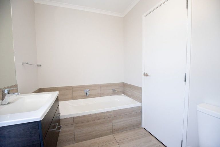 Photo of property in 19 Costello Drive, Ngatea, 3503