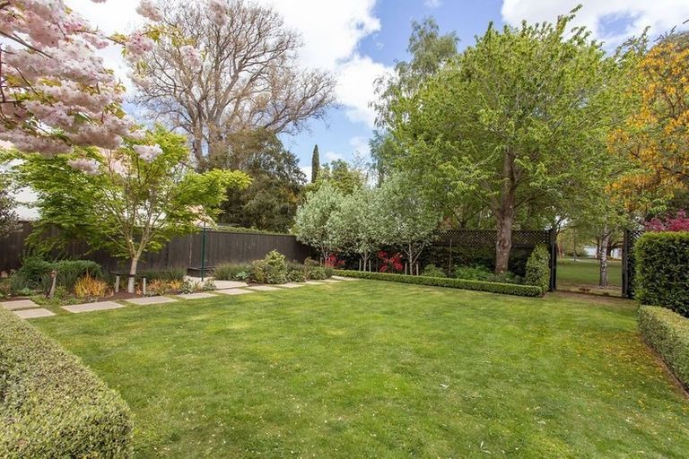 Photo of property in 31 Thornycroft Street, Fendalton, Christchurch, 8052