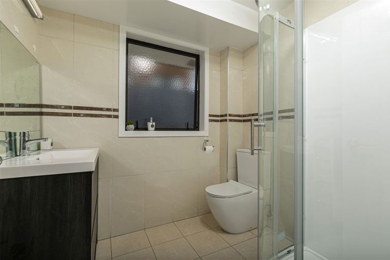 Photo of property in 8 Gordon Stanley Drive, Massey, Auckland, 0614