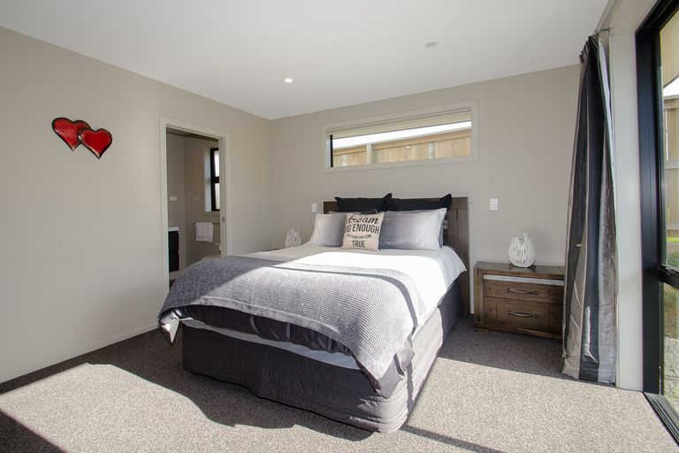 Photo of property in 83 Grandvista Drive, Green Island, Dunedin, 9018