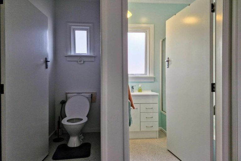 Photo of property in 7 Tarahua Road, Vogeltown, New Plymouth, 4310