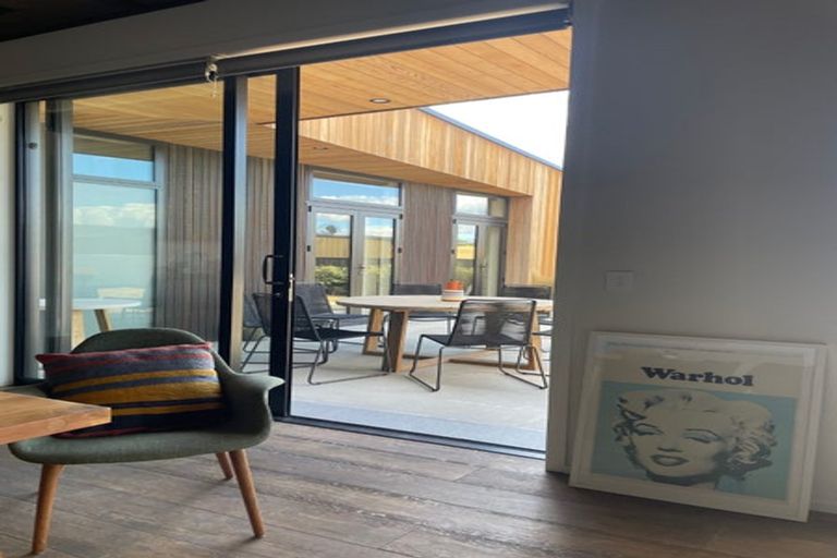 Photo of property in 22 Stackbrae Avenue, Wanaka, 9305