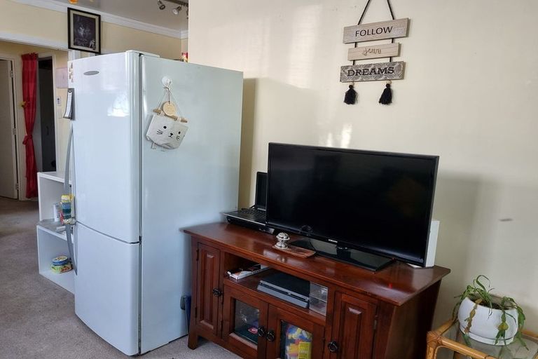 Photo of property in 43 Triangle Road, Massey, Auckland, 0614