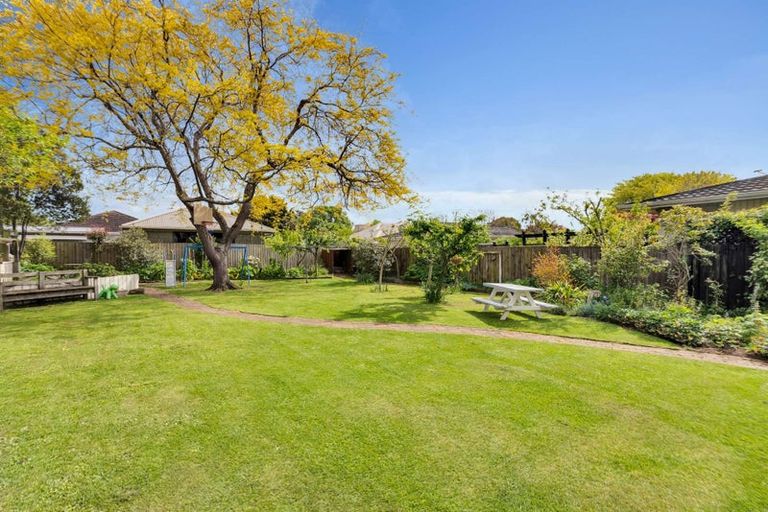 Photo of property in 10 Claxton Place, Saint Martins, Christchurch, 8022